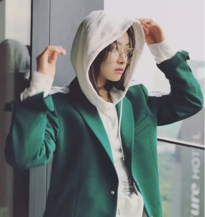 今年秋冬最chic！原來短發(fā)和帽子這么配??！